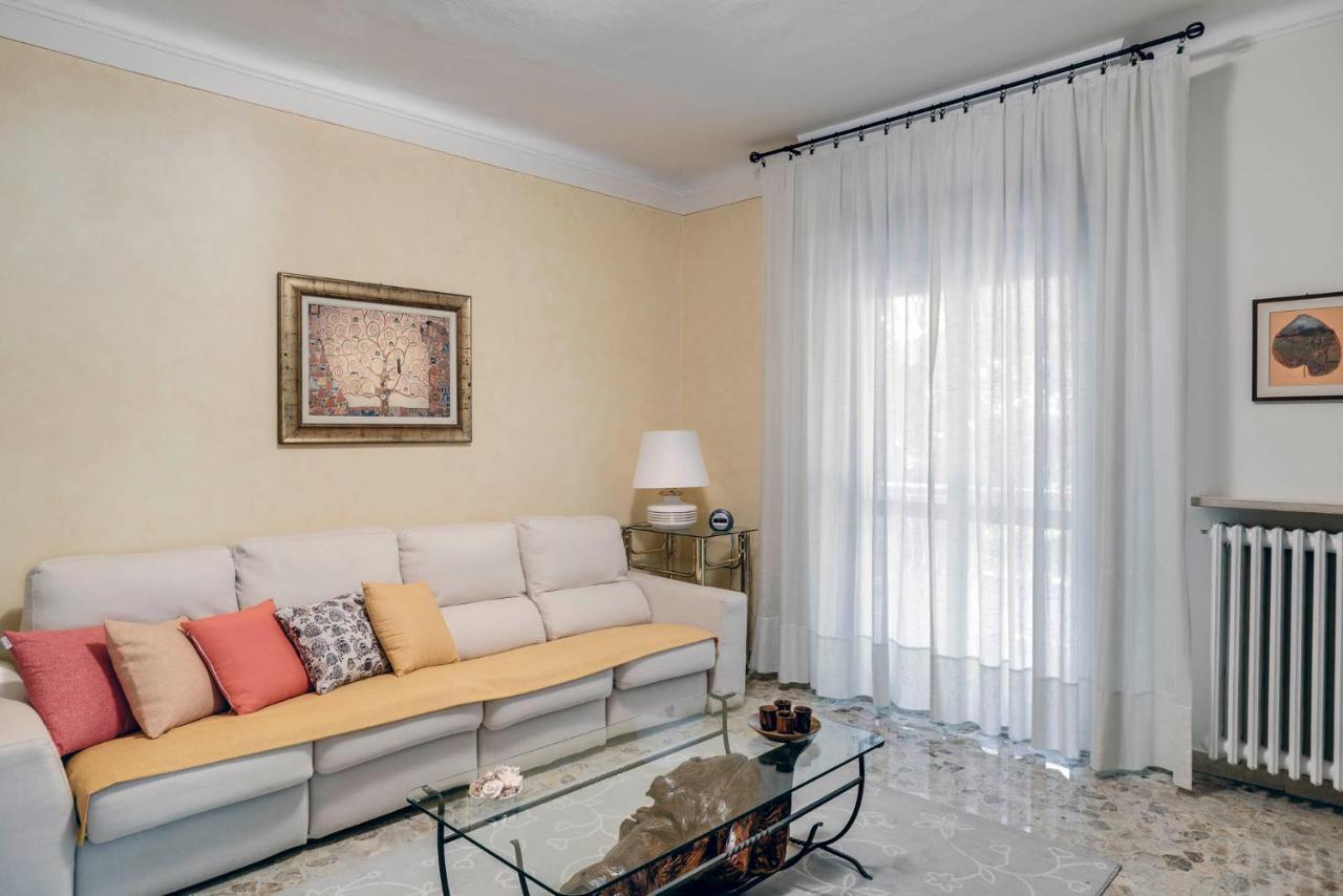 Sentirsi A Casa, Lontano Da Casa-Feel At Home Away From Home Caronno Pertusella Exterior photo